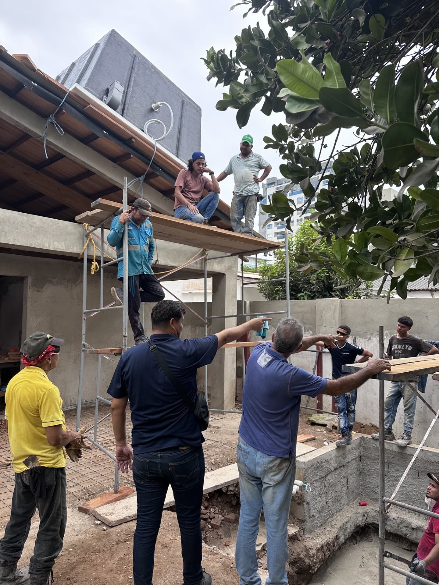Craning in the pool