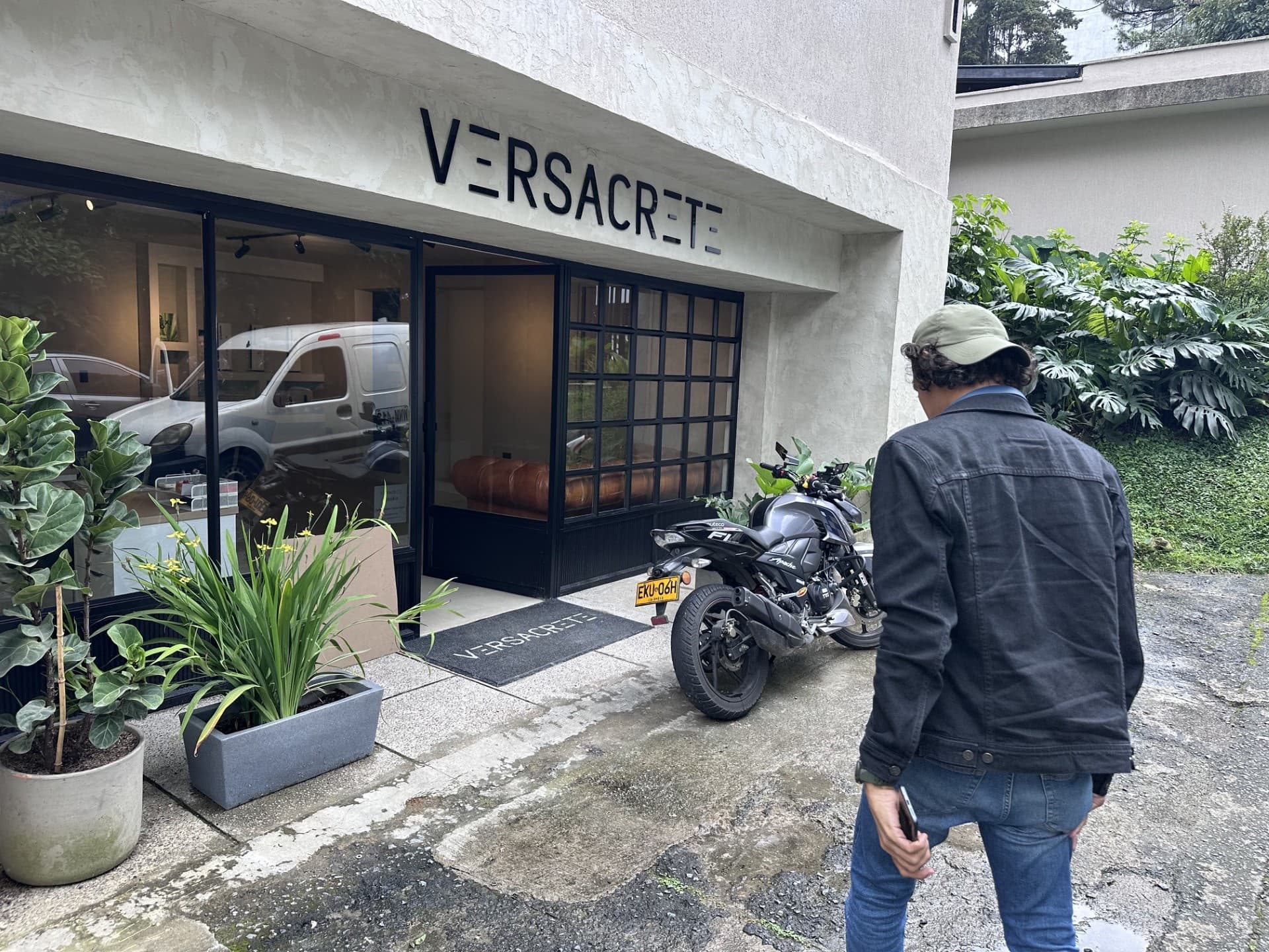 Meeting the Versacrete microcement supplier